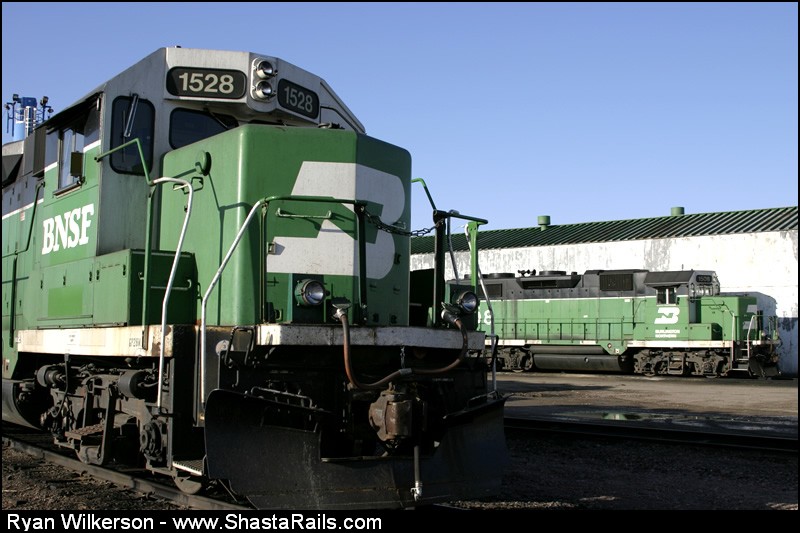 BNSF 1528